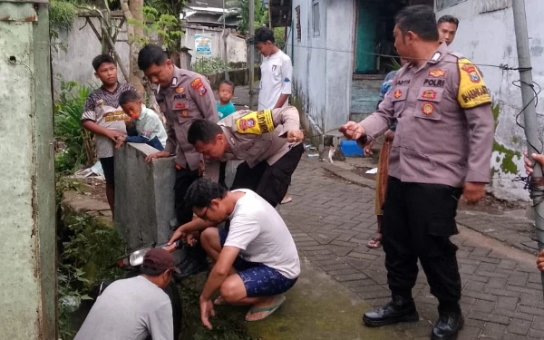 Thumbnail Berita - Pria Lansia Tanpa Identitas Alami Kecelakaan di Jember, Motor Masuk Selokan di Belakang Lippo Mall