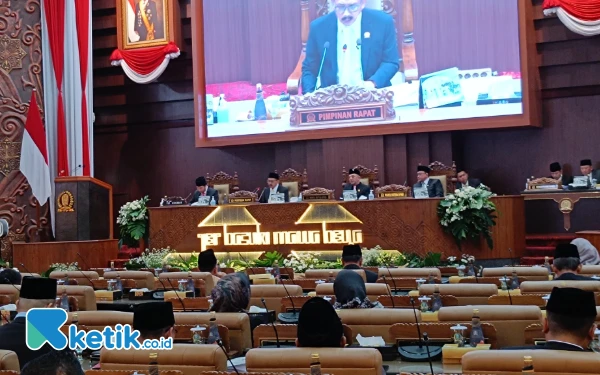 Thumbnail Berita - Fraksi PKS Apresiasi APBD Jatim 2024, Beri Catatan Penting Ini