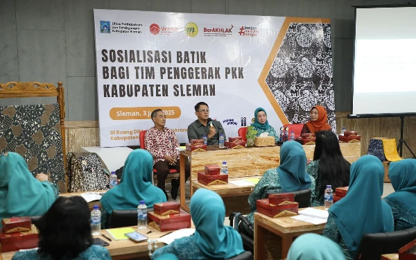 Komitmen Kembangkan Batik Lokal, Pemkab Sleman Gelar Sosialisasi bagi TP PKK