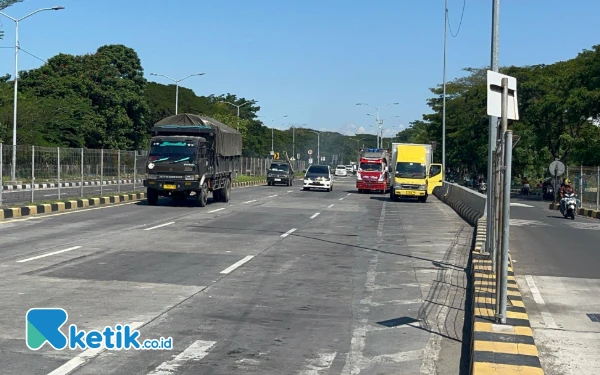 Thumbnail Berita - Toron Iduladha 1446 H! Polda Jatim Siagakan Personel di Jembatan Suramadu, Antisipasi Lonjakan Pemudik