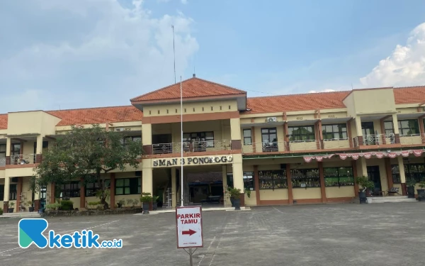 Thumbnail Berita - SMAN 3 Ponorogo Rayakan Iduladha 1446 H dengan Berbagi Daging Qurban