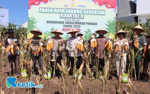 Thumbnail Berita - ‎Dukung Swasembada, Polres Batu Panen Raya Jagung