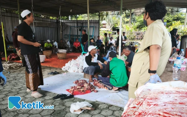 Thumbnail Berita - Masjid Agung An Nur Kota Batu Bagikan 1400 Kupon Daging Kurban