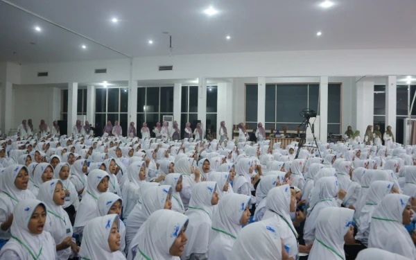 Thumbnail Berita - Ayo Mondok! Santri Baru Pesantren Nurul Jadid Paiton Digembleng Penguasaan FA Dasar Selama Tiga Bulan