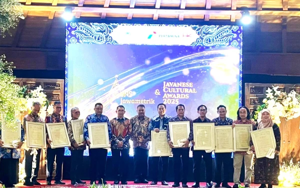 Unesa Raih Peringkat 2 UNS Jawametric 2025, Bukti Konsistensi Lestarikan Budaya Jawa