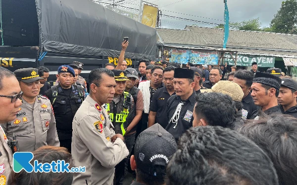 Thumbnail Berita - 12 Pelanggar Ditindak, Polisi ‘Geruduk’ Lokasi Perguruan Silat Jelang Suro di Blitar