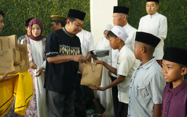 Thumbnail Berita - Bupati Bondowoso Apresiasi Kiprah Sosial Partai Golkar Lewat Program Kurban