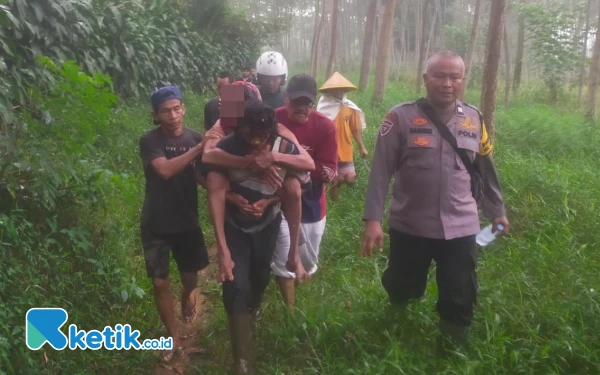 Thumbnail Berita - Diduga Pikun, Seorang Pria Lansia di Pekalongan Tersesat di Perkebunan Karanganyar