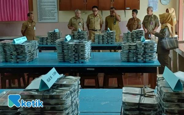 Thumbnail Enam Bulan Berlalu, Program Makan Bergizi Gratis di Pacitan Baru Sentuh 9 Persen Siswa