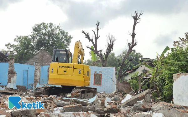 Thumbnail Berita - KAI Daop 7 Madiun Terus Lakukan Penertiban dan Penjagaan Aset Negara