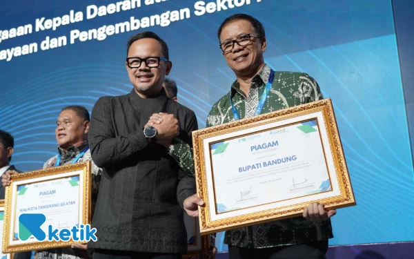 Bupati Bandung Raih Penghargaan Kepala Daerah Inovatif untuk Pembiayaan Sektor Air Minum