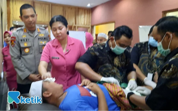 Thumbnail Berita - Hari Bhayangkara ke-79, Polres Situbondo Khitan Puluhan Anak Yatim Piatu