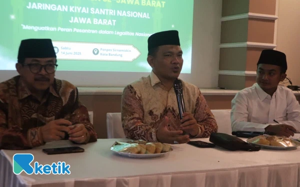 Thumbnail Berita - Tidak Berpihak ke Pesantren, JKSN Jabar Kritisi Gubernur Jabar