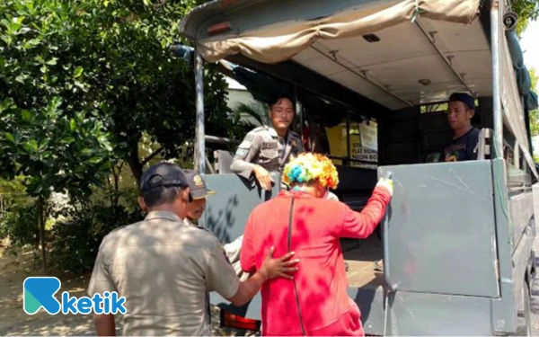 Thumbnail Berita - Langgar Aturan Perda, Pacitan Larang Warganya Beri Uang ke Pengemis