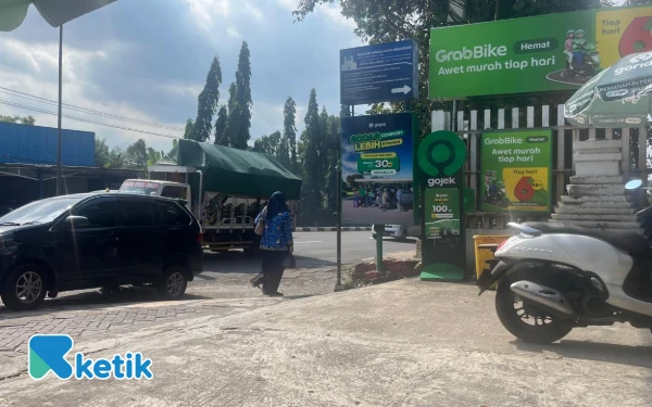 Thumbnail Driver Ojol Kota Malang Bersuka Ria! Leluasa Angkut Penumpang di Terminal Arjosari