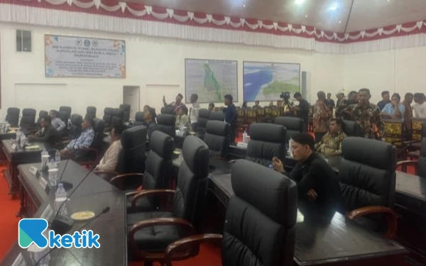 Thumbnail Berita - Pembentukan Pansus DOB di Halsel Berbuah Ancaman Pemboikotan Aktivitas Kantor DPRD