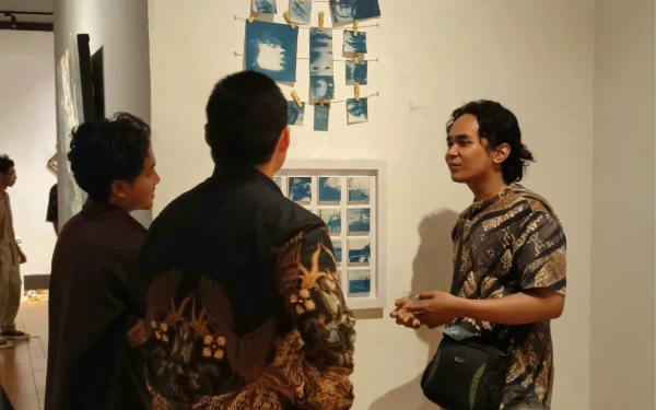 Thumbnail Berita - Pameran "Jejak Rasa", Ketika Seni Rupa Menggugah Kenangan Lewat Visual "Makan"