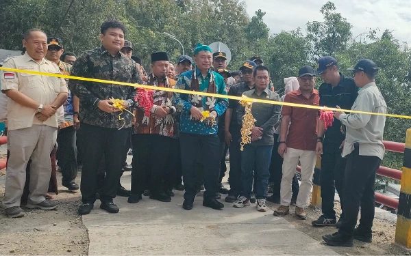 Thumbnail Berita - Jembatan Penghubung Gayam–Lanas Diresmikan, Wujud Nyata Pemerataan Pembangunan di Bondowoso