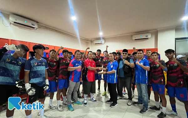 Thumbnail Pengusaha Sawit Asal Malang Beri Bonus dan Janjikan Rp50 Juta ke Tim Sepak Bola Porprov Kota Malang