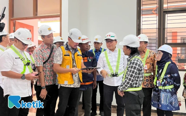Thumbnail Kepala Staf Kepresidenan RI Tinjau Kesiapan Sekolah Rakyat di Kota Malang, Pastikan Standarisasi Pendidikan Merata