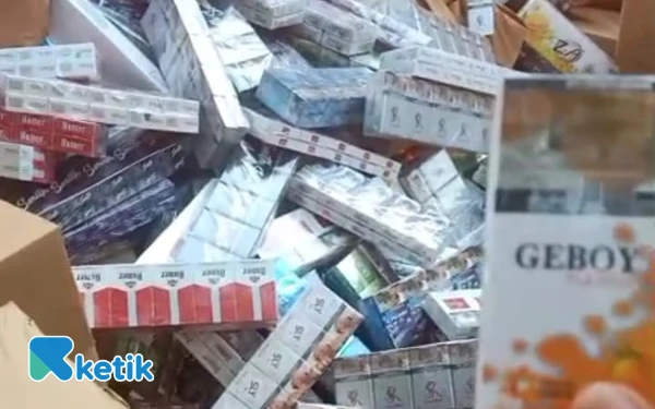 Thumbnail Berita - Sopir Dump Truk Masih Diperiksa Polres Sampang, Bea Cukai Dalami Asal Usul Rokok Ilegal