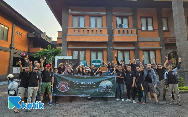 Thumbnail Implementasi Tri Hita Karana, Komunitas "Ngewedang" Gelar Aksi Bersih-Bersih Pantai Seminyak Bali
