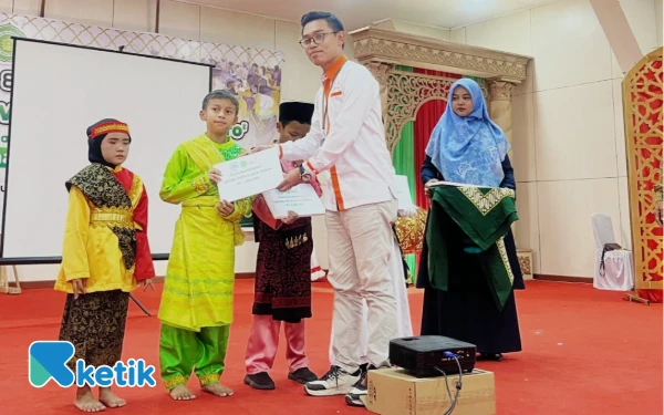 Thumbnail Berita - Tegaskan Komitmen, Lazismu Kota Sungai Penuh Dukung Pendidikan Lewat Program Beasiswa Mentari