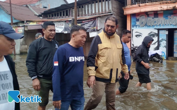 Thumbnail Berita - Dua Pihak Nyatakan Sikap Bantu Korban Banjir di Bacan, Aswin Adam: Yang Lain Belum