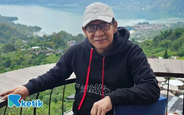 Thumbnail Berita - Dari Penyiar Radio Jadi Dekan, Perjalanan Karir Dr. Harliantara, M.Si dalam Dunia Komunikasi