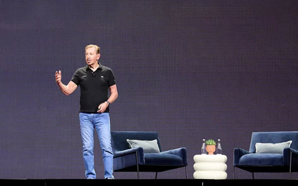 Thumbnail Berita - Lampaui Mark Zuckerberg dan Jeff Bezos, Larry Ellison Jadi Orang Terkaya Nomor 2 di Dunia