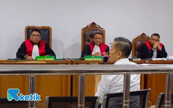 Thumbnail Berita - Kecelakaan Kerja Bongkar Praktik Gratifikasi, Deliar Marzoeki Dituntut 8 Tahun oleh Jaksa