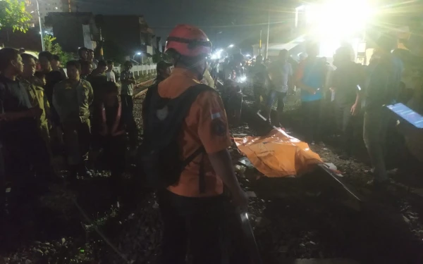 Thumbnail Berita - Wanita Tanpa Identitas Tewas Tertabrak KA di Perlintasan Jalan Asem Jajar Surabaya