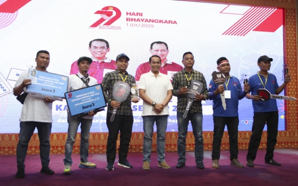 Thumbnail Berita - Rezeki dari Meja Gaple, Dimas–Rudy Raih Dua Unit Motor di Turnamen Kapolda Sumsel Cup 2025