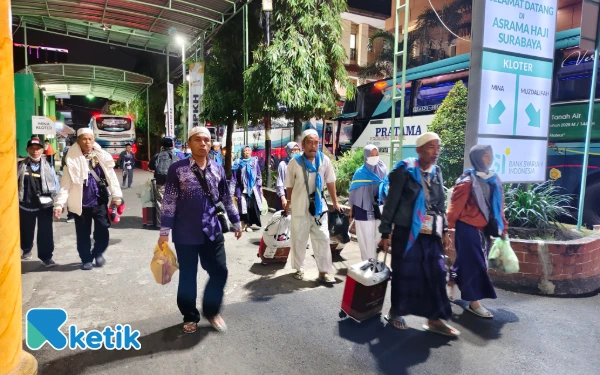 Sempat Tertunda, Kloter 43 Debarkasi Surabaya Tiba dengan Selamat di Asrama Haji