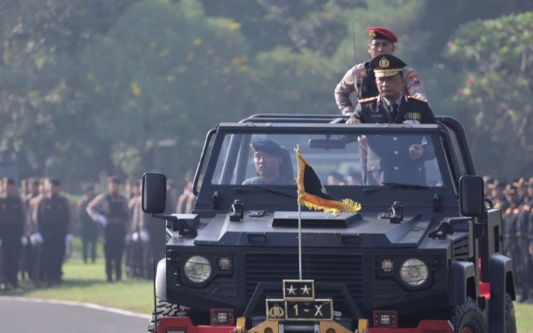 Thumbnail Berita - Peringati HUT Ke-79 Bhayangkara, Kapolda Jatim Tekankan Pentingnya Tingkatkan Kualitas dan Profesionalisme