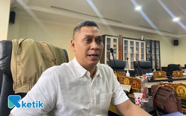 Thumbnail Berita - DPRD Surabaya Heran Pemkot Cuma Bangun 3 dari Target 5 SMP Negeri Baru! Kok Bisa?