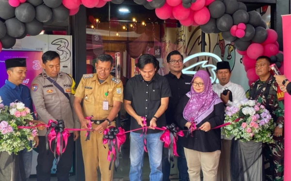 Thumbnail Berita - 3Store Indosat Hadir di Kota Jambi, Usung Konsep Modern dan Layanan Digital Terintegrasi
