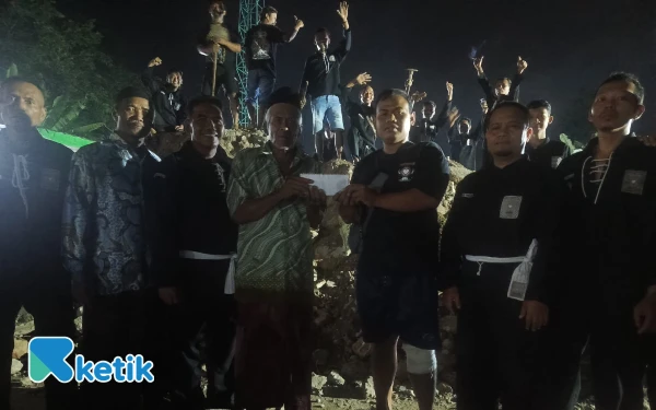 Thumbnail Berita - Ratusan Calon Warga PSHT Cabang Kabupaten Blitar Pilih Uruk Pondasi Masjid daripada Konvoi Jelang Pengesahan