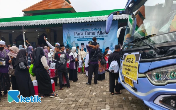 Thumbnail Berita - Jemaah Haji Kota Batu Tiba di Tanah Air, Satu Orang Dirujuk ke Rumah Sakit