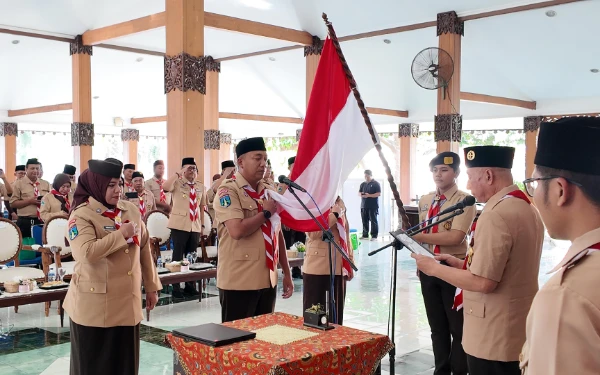 Thumbnail Berita - Lantik Mabicab dan Kwarcab Situbondo, Kwarda Jatim Tekankan Pramuka Produktif