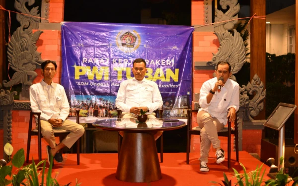 Thumbnail Berita - PWI Tuban Gelar Raker 2025: Fokus Peningkatan Profesionalisme dan Advokasi Hukum Jurnalis