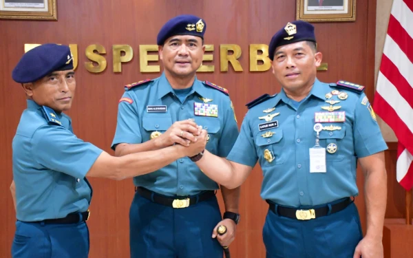 Thumbnail Berita - Kolonel Laut Catur Nur Ardiantoro Resmi Jabat Wadan Puspenerbal