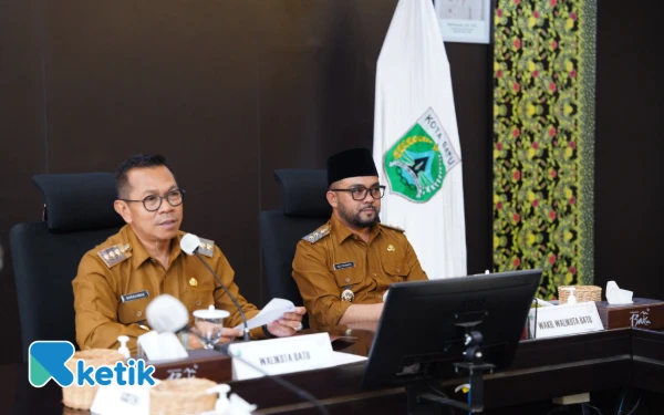 Thumbnail Berita - Wali Kota Kota Batu Minta Tenaga Kesehatan Profesional dalam Melayani Masyarakat