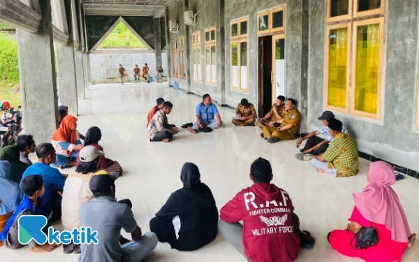 Thumbnail Berita - BPD Kaireu Buka Kesalahan Pj, Warga Sebut Mantan Kades Lebih Bijak