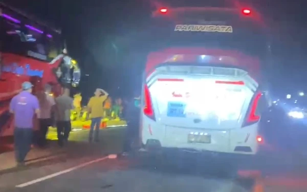 BREAKING: Kecelakaan Beruntun Libatkan 3 Bus Terjadi di Tol Malang-Gempol