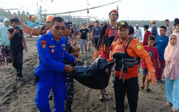 Dua Jenazah Ditemukan Nelayan di Selat Bali, Total Korban Tenggelam KMP Tunu Pratama Jaya Capai 12 Orang