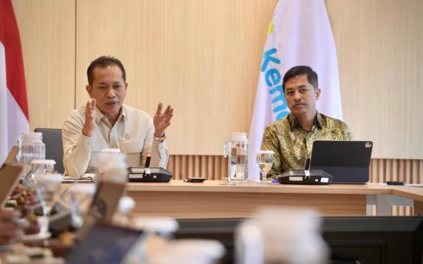 Pemerintah Sediakan Klinik dan Apotek Desa di 103 Lokasi Mockup Kopdes Merah Putih