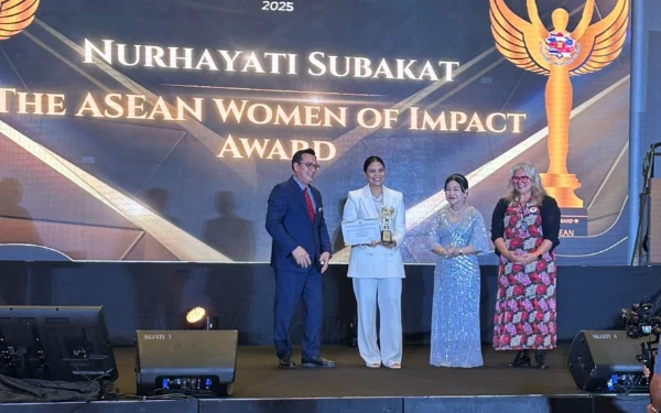 Thumbnail Pemilik Wardah Nurhayati Subakat Terima Penghargaan Women Impact Award 2025