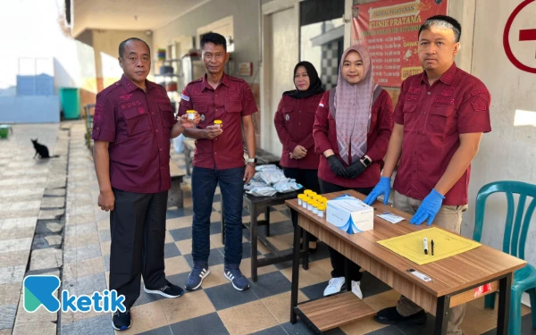 Thumbnail Berita - Petugas dan WBP Rutan Situbondo Dites Urine, Begini Hasilnya