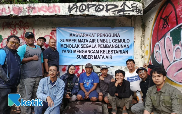 Thumbnail Berita - ‎FMPMA Gelar Kerja Bakti, Tolak Pembangunan SPPG Dekat Umbul Gemulo Kota Batu   ‎